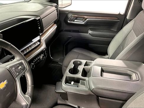 Used 2023 Chevrolet Silverado 1500 LT AWD/4WD image 18