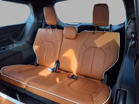 New 2026 Chrysler Pacifica Pinnacle image 24