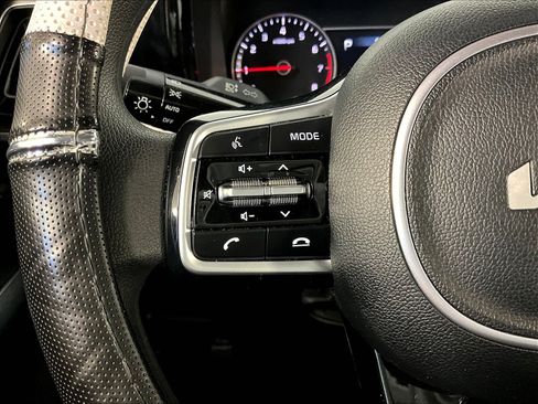 Certified 2023 Kia Sorento LX FWD image 10