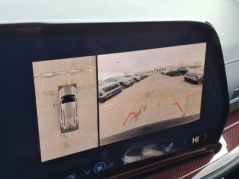 New 2026 Chevrolet Traverse Z71 w/ Driver Confidence Package image 21