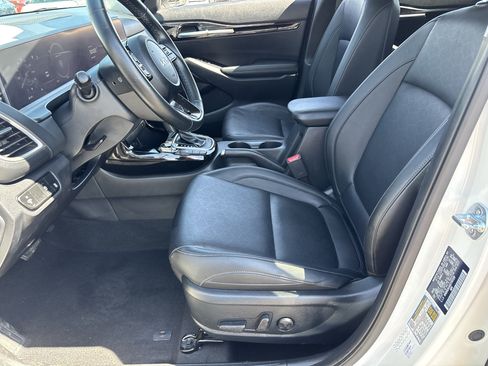 Certified 2025 Kia Seltos EX FWD image 17