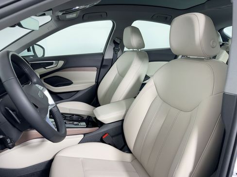 Used 2025 Audi A5 2.0T Premium w/ Convenience Package image 4