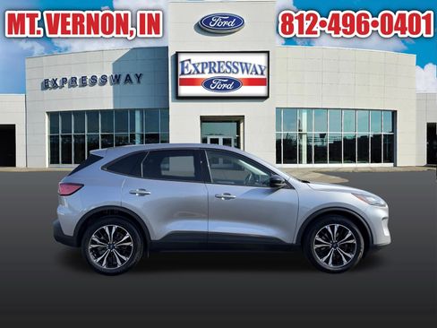 Used 2022 Ford Escape SE w/ SE Sport Appearance Package FWD image 5