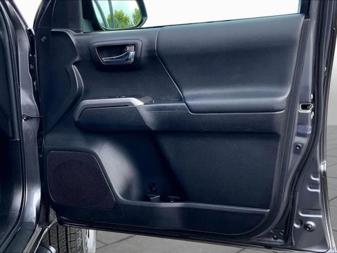 Used 2023 Toyota Tacoma TRD Sport image 22