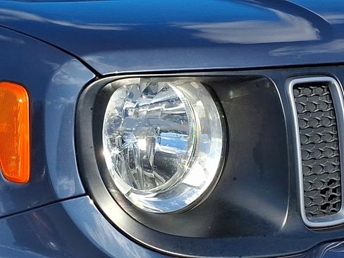 Used 2022 Jeep Renegade Latitude image 9