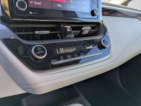 Used 2021 Toyota Corolla SE image 11