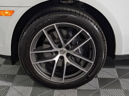 Certified 2026 Porsche Macan AWD/4WD image 11