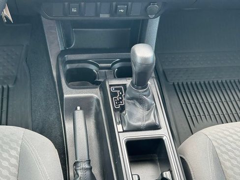 Used 2023 Toyota Tacoma SR AWD/4WD image 21