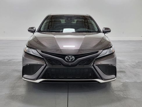 Used 2023 Toyota Camry XSE FWD image 3