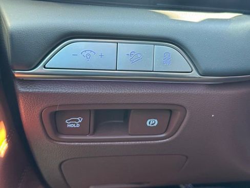 Certified 2025 Genesis GV80 3.5T Prestige image 28