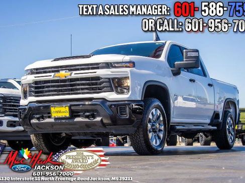 Used 2025 Chevrolet Silverado 2500 Custom w/ Custom Value Package AWD/4WD image 3
