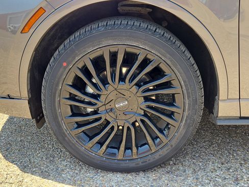 Used 2022 Lincoln Corsair Reserve FWD image 11