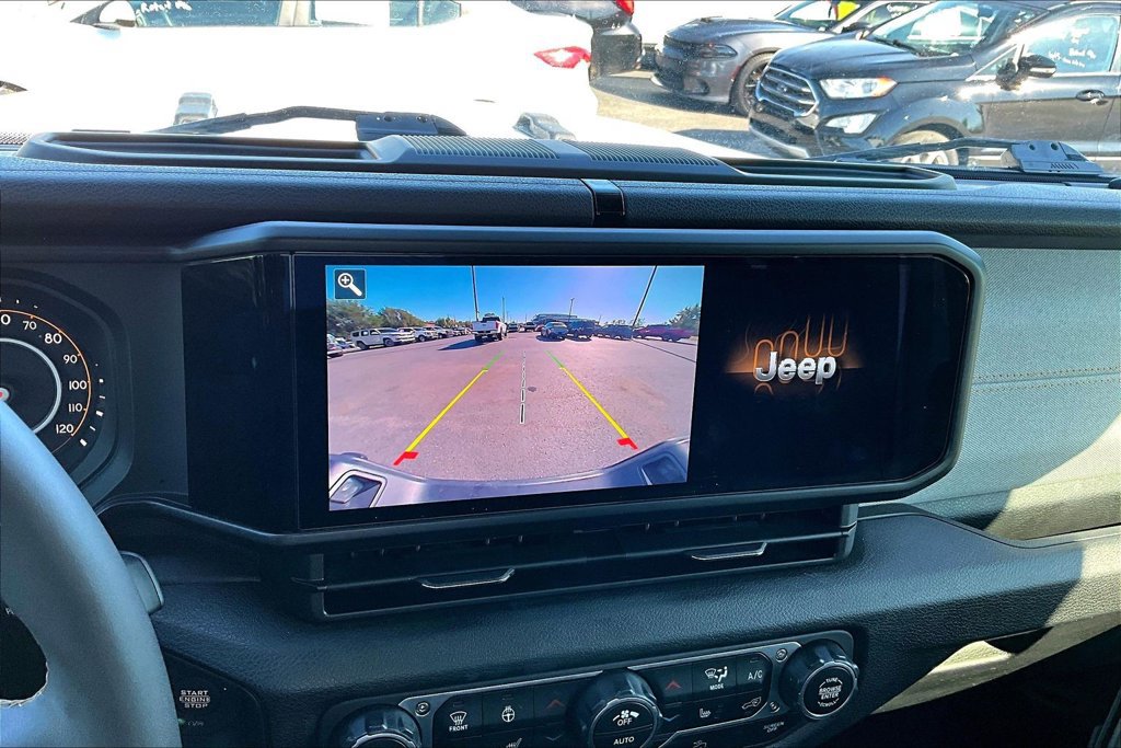 Used 2024 Jeep Gladiator Sport AWD/4WD image 18