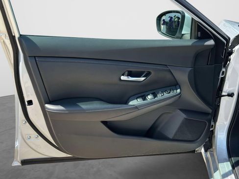 Used 2021 Nissan Sentra SV FWD image 16