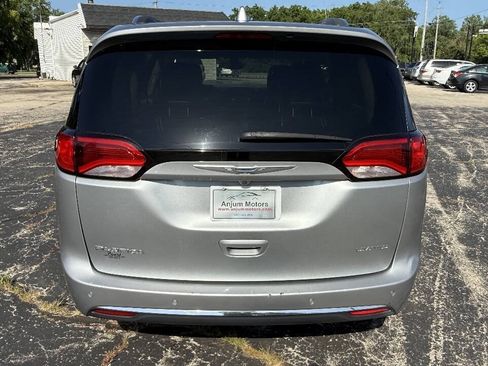 Used 2019 Chrysler Pacifica Limited FWD image 6