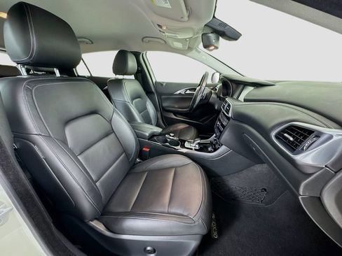 Used 2018 INFINITI QX30 AWD image 22