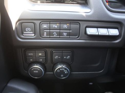 Used 2023 Chevrolet Tahoe Premier w/ Premium Package 2 AWD/4WD image 29