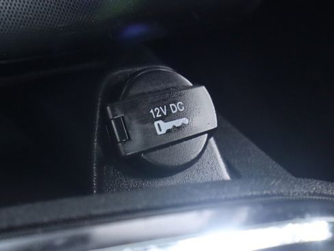 Used 2011 Dodge Challenger SE image 20