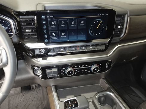 Used 2025 Chevrolet Silverado 1500 High Country w/ Technology Package image 19