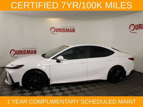 Used 2025 Toyota Camry SE w/ Convenience Package FWD image 4