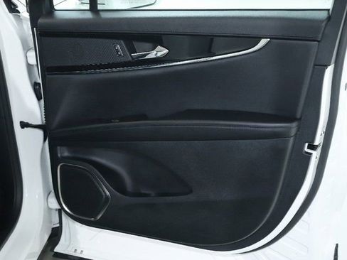 Certified 2023 Lincoln Nautilus AWD image 32