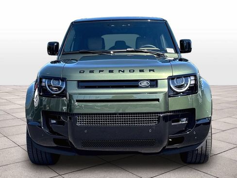 Used 2026 Land Rover Defender 110 X-Dynamic SE AWD/4WD image 3
