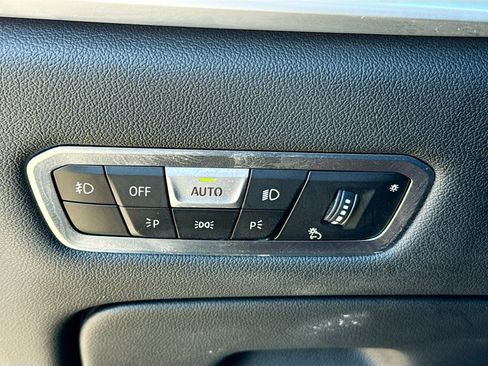 Used 2020 BMW X7 M50i image 38