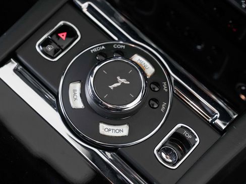 Used 2020 Rolls-Royce Dawn image 44