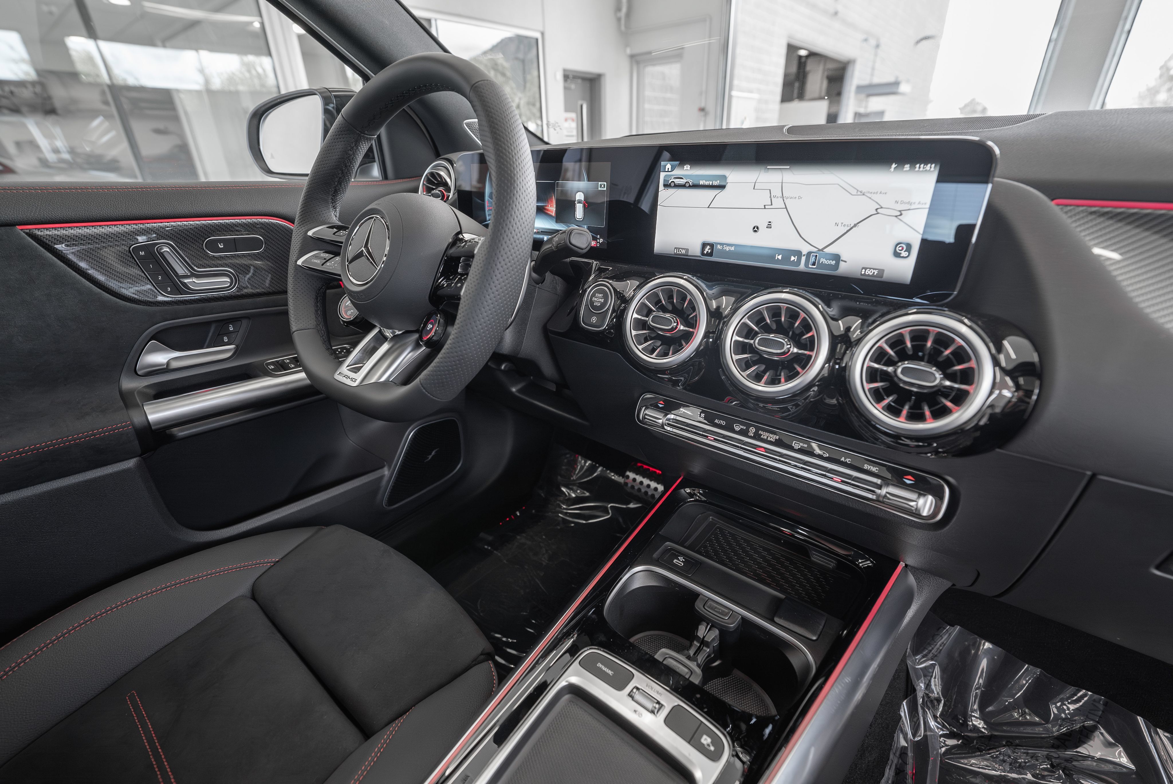 Used 2025 Mercedes-Benz GLA 35 AMG 4MATIC image 19