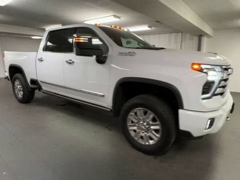 Certified 2024 Chevrolet Silverado 2500 High Country w/ High Country Premium Package AWD/4WD image 2