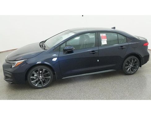 New 2026 Toyota Corolla SE image 2