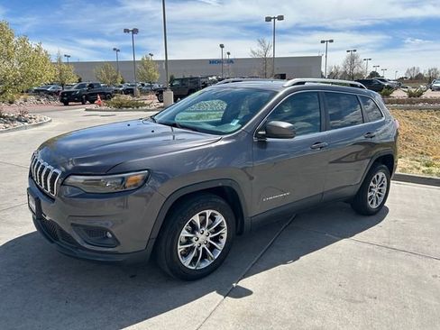 Used 2021 Jeep Cherokee Latitude Lux w/ Comfort/Convenience Group FWD image 3