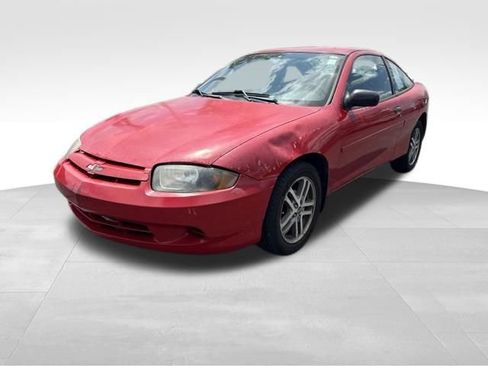 Used 2004 Chevrolet Cavalier Coupe w/ Sport Appearance Package FWD image 3