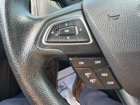 Used 2016 Ford Focus SE FWD image 18
