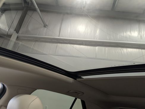 Used 2023 Buick Envision Avenir AWD/4WD image 25