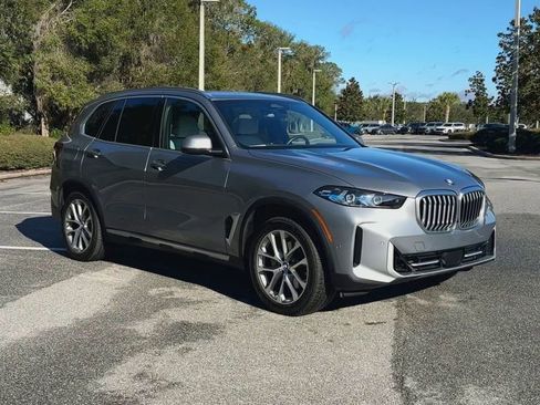 Certified 2024 BMW X5 sDrive40i w/ Premium Package image 2