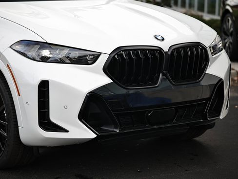 New 2026 BMW X6 xDrive40i w/ Climate Comfort Package image 2
