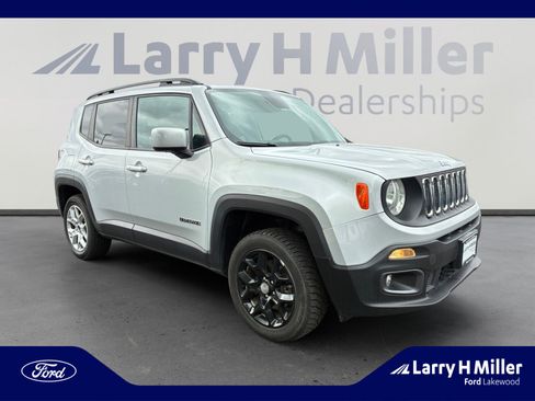 Used 2017 Jeep Renegade Latitude w/ Cold Weather Group AWD/4WD image 7