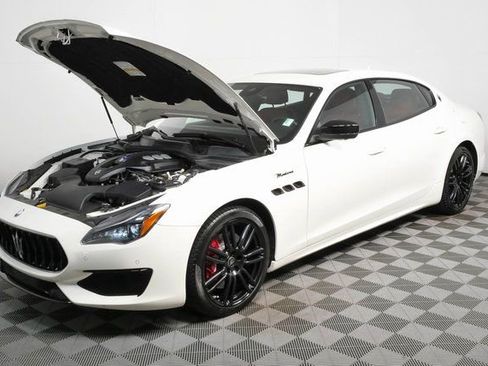 Used 2022 Maserati Quattroporte Modena RWD image 35