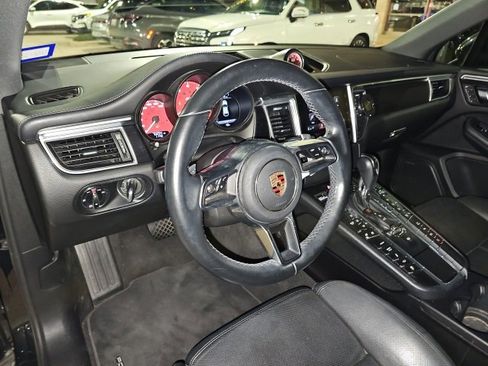 Used 2017 Porsche Macan GTS image 8