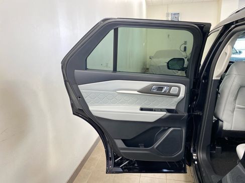 New 2026 Ford Explorer Platinum image 16