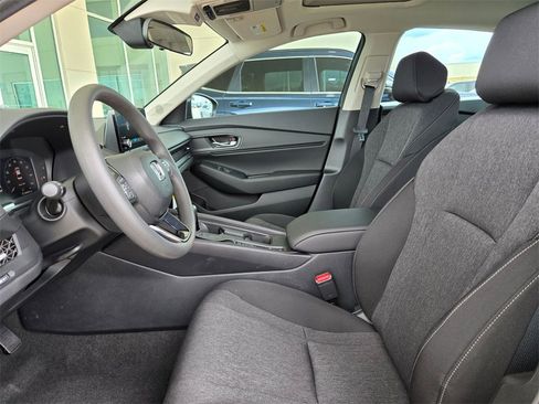 New 2025 Honda Accord SE image 9