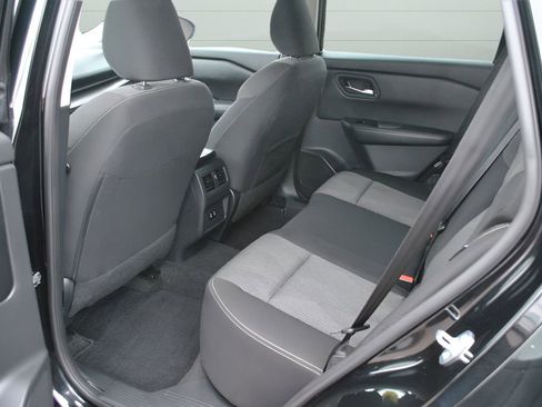 Used 2025 Nissan Rogue SV AWD/4WD image 24