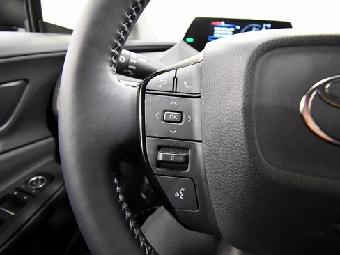 Used 2024 Toyota Prius XLE image 19