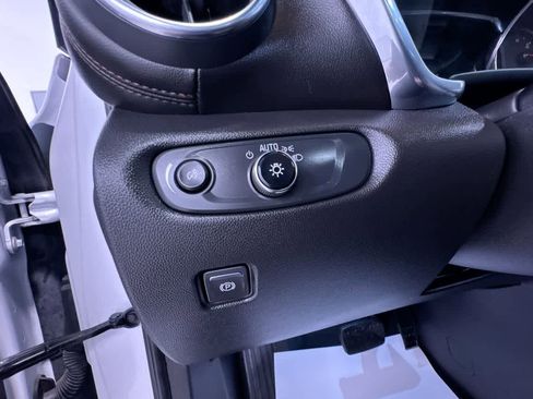 Used 2022 Chevrolet Blazer Premier image 16