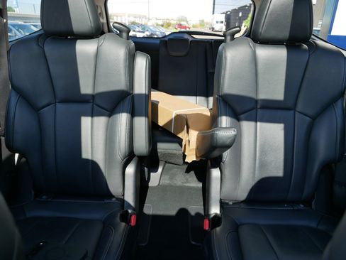 Used 2023 Subaru Ascent Limited w/ Technology Package AWD/4WD image 13
