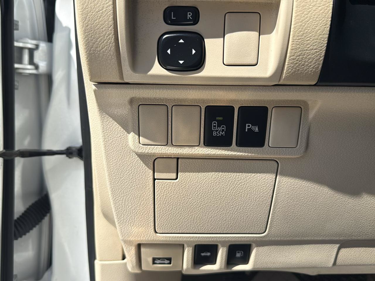 Used 2015 Lexus ES 350 w/ Luxury Package FWD image 25