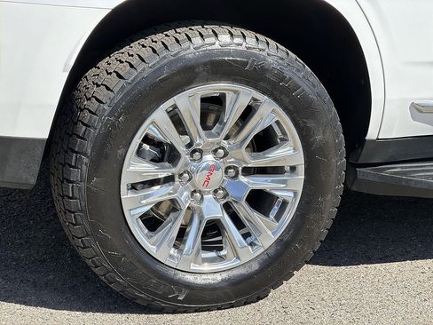 Used 2024 GMC Yukon Denali RWD image 33