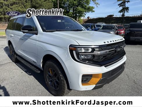 Used 2025 Ford Expedition Tremor AWD/4WD image 1