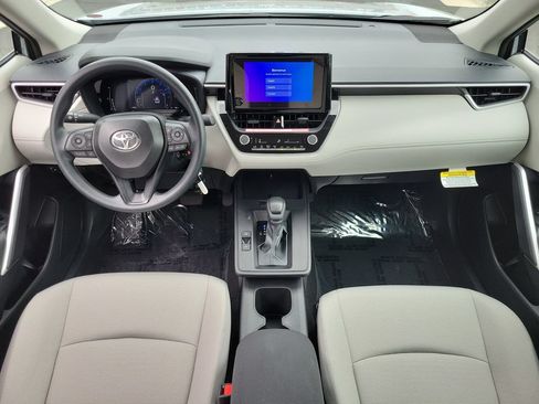 Used 2026 Toyota Corolla Cross L FWD image 11